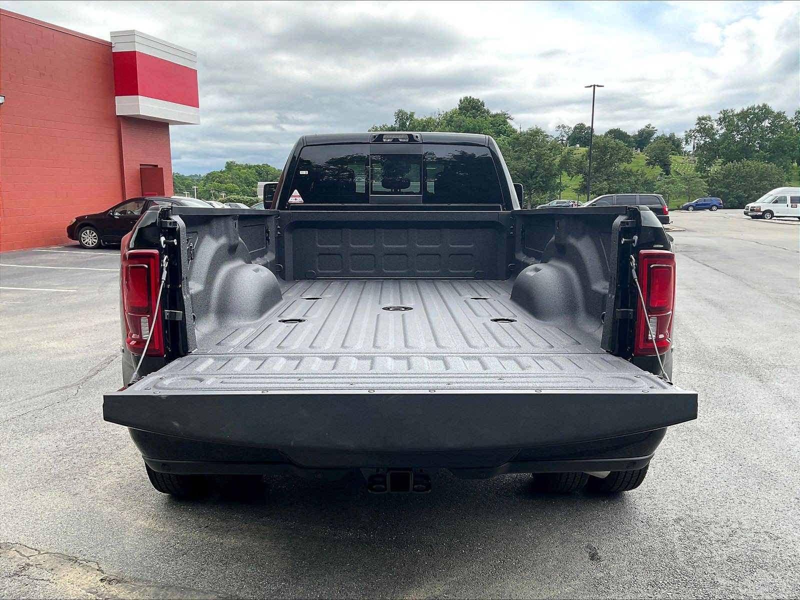 New 2026 RAM 3500 Big Horn AWD/4WD image 21