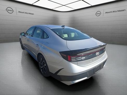 Used 2025 Hyundai Sonata SEL FWD image 6