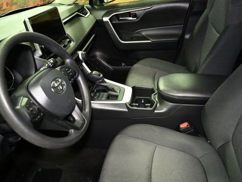 Used 2024 Toyota RAV4 XLE image 21