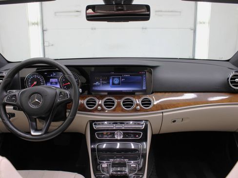Used 2017 Mercedes-Benz E 300 image 52