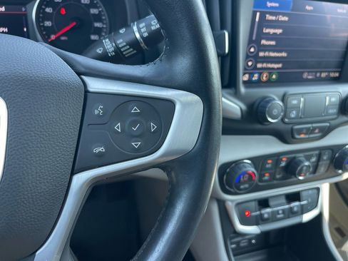 Used 2022 GMC Terrain SLT w/ Infotainment Package II image 16