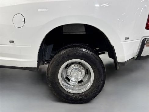 Used 2024 RAM 3500 Tradesman w/ Chrome Appearance Group image 12
