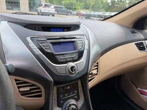 Used 2013 Hyundai Elantra GLS FWD image 8