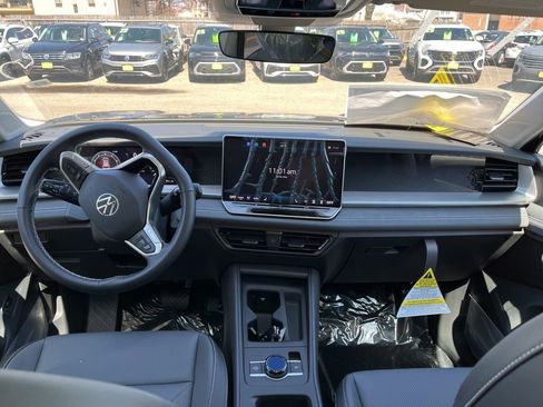 New 2026 Volkswagen Tiguan SE AWD/4WD image 23