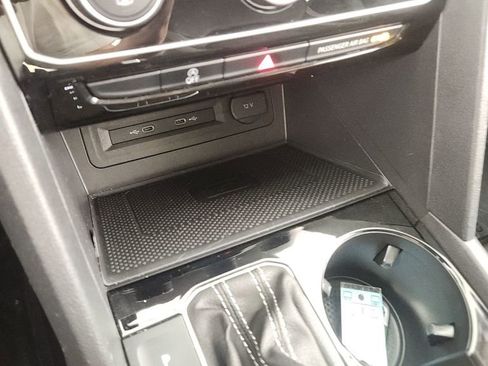 Used 2022 Volkswagen Atlas SEL Premium image 21