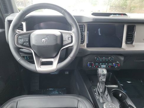 New 2025 Ford Bronco Outer Banks w/ Black Appearance Package image 15