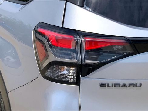 Used 2025 Subaru Forester Touring AWD/4WD image 27