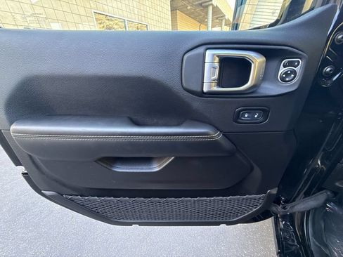 Used 2024 Jeep Wrangler Unlimited Sahara AWD/4WD image 21
