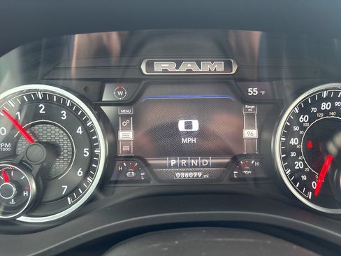 Used 2022 RAM 1500 Laramie AWD/4WD image 21