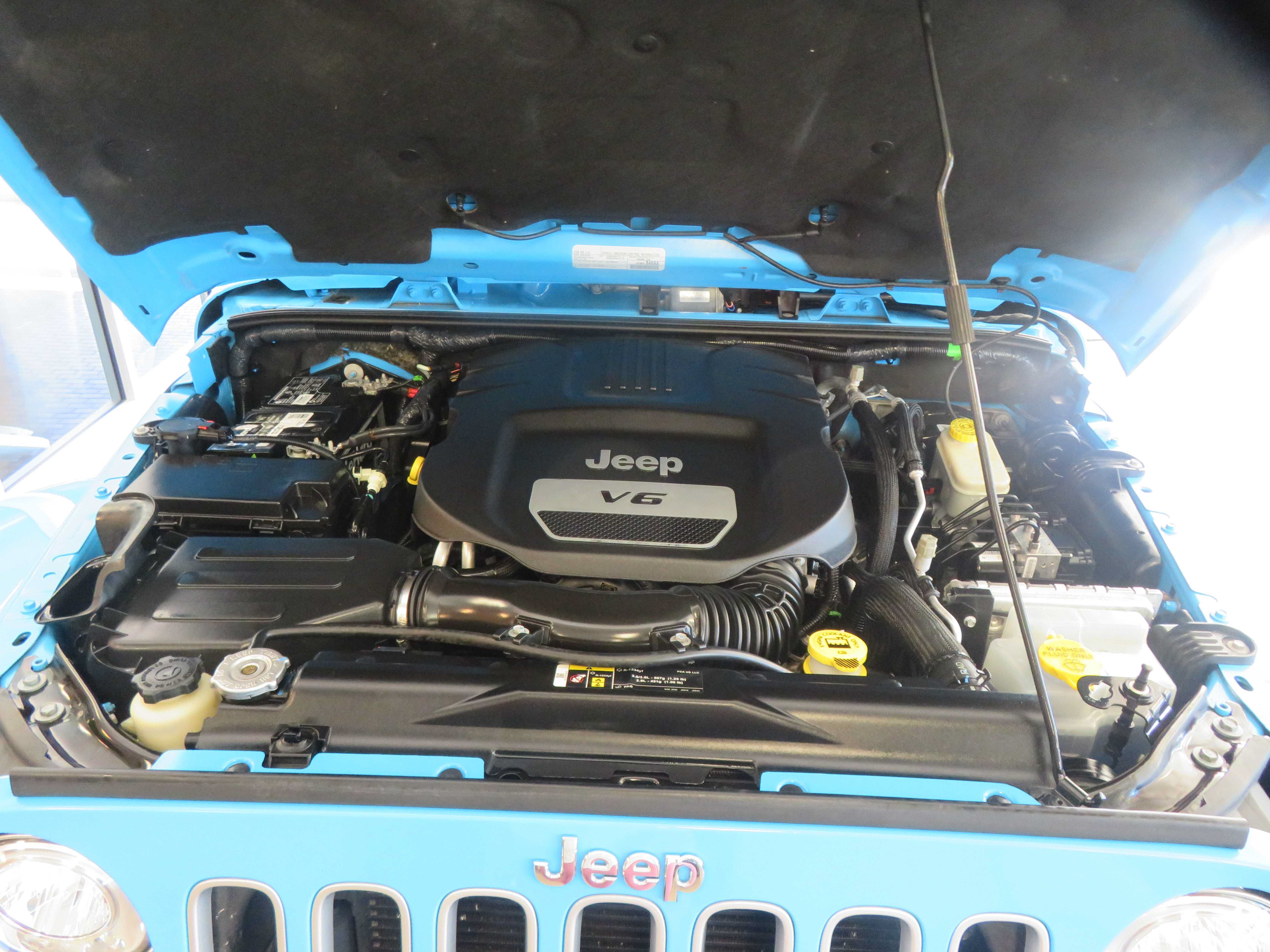 Used 2017 Jeep Wrangler Unlimited Sahara w/ Dual Top Group AWD/4WD image 50