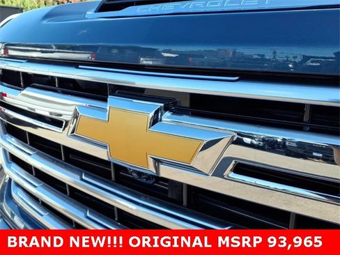 Used 2025 Chevrolet Silverado 2500 High Country w/ High Country Premium Package image 8