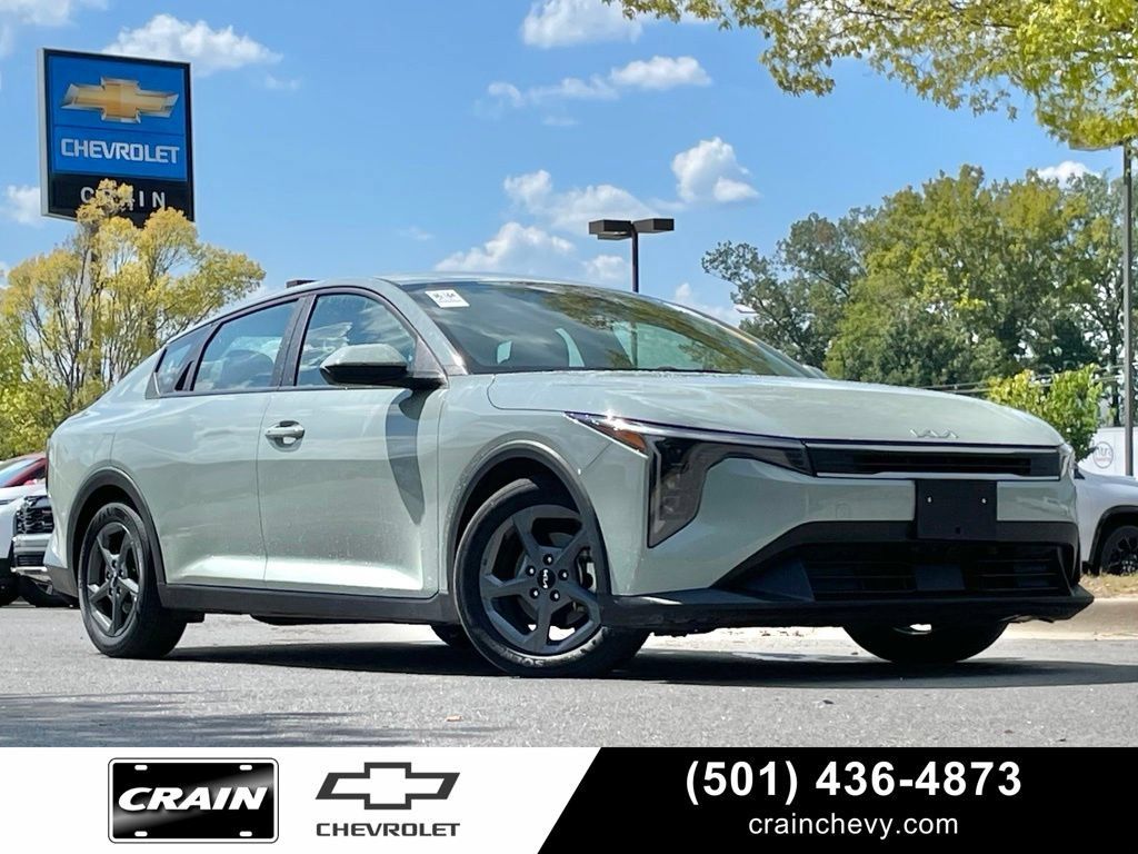 Used 2025 Kia K4 FWD image 1