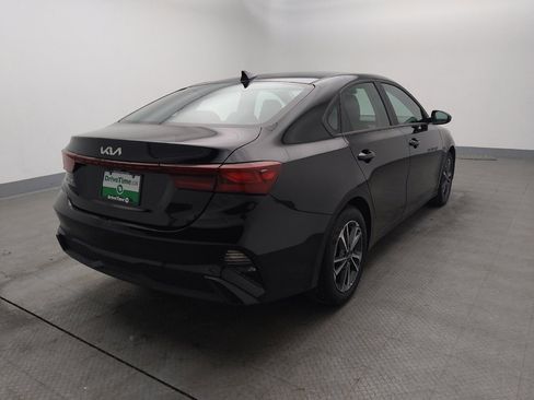 Used 2024 Kia Forte LXS image 9
