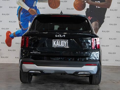 Used 2024 Kia Sorento LX image 22