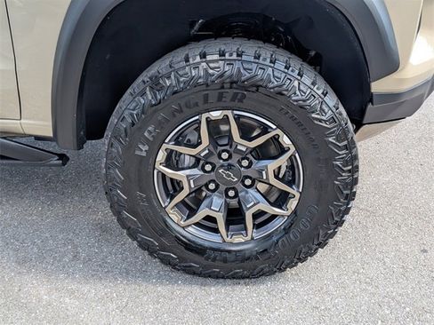 Certified 2024 Chevrolet Colorado ZR2 w/ ZR2 Convenience Package III image 19