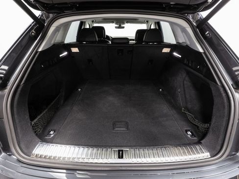 Used 2019 Audi e-tron Prestige image 33