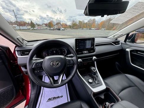 Used 2020 Toyota RAV4 Limited image 18