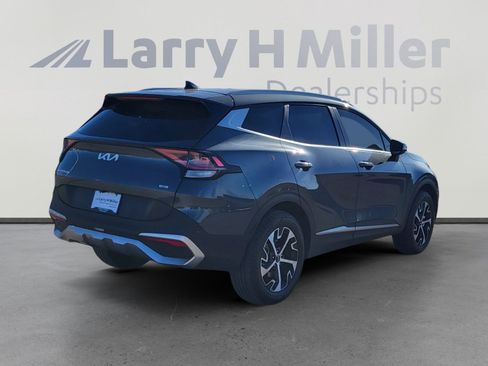 Used 2025 Kia Sportage EX image 5