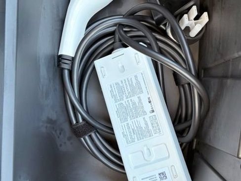 Used 2024 Chevrolet Equinox EV LT FWD image 18