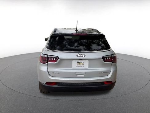 Used 2025 Jeep Compass Limited image 12