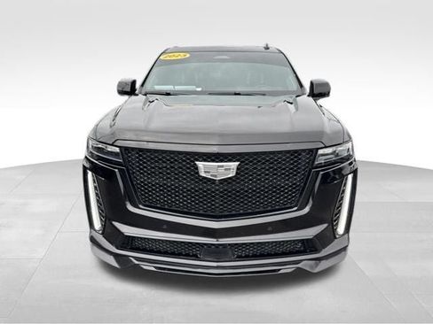 Used 2023 Cadillac Escalade ESV V AWD/4WD image 2