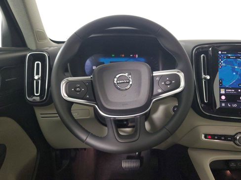 Certified 2025 Volvo XC40 B5 Plus w/ Protection Package Premier AWD/4WD image 16