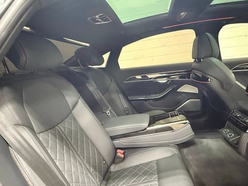 Used 2023 Audi S8 AWD/4WD image 42