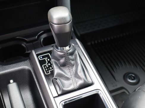 Used 2018 Toyota Tacoma TRD Off-Road w/ TRD Premium Off Road Package image 36