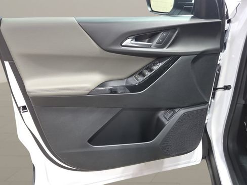 New 2026 Chevrolet Equinox LT w/ Convenience Package II FWD image 7