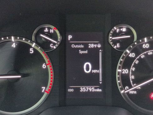 Used 2021 Lexus GX 460 Premium image 17