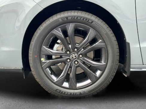 New 2026 Toyota Sienna XSE FWD image 34