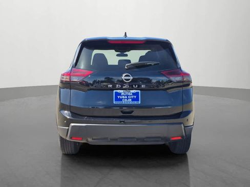 Used 2024 Nissan Rogue S FWD image 5