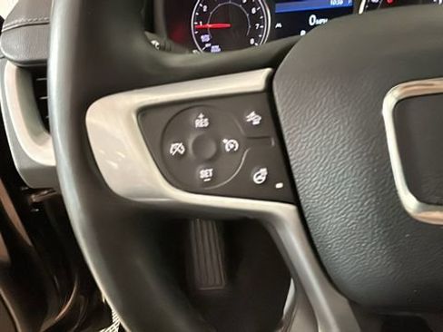 Used 2024 GMC Terrain SLT AWD/4WD image 16