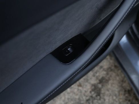 Used 2020 Tesla Model Y Long Range image 29