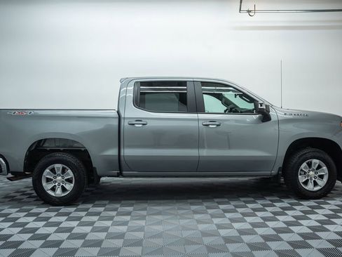 Used 2025 Chevrolet Silverado 1500 LT image 3