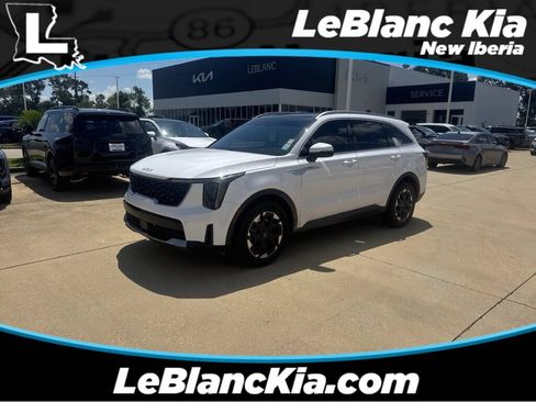 Certified 2025 Kia Sorento S w/ Panoramic Sunroof Package FWD image 1