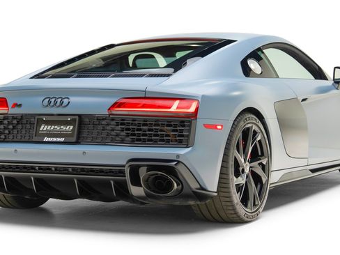 Used 2022 Audi R8 V10 w/ Premium Package RWD image 44