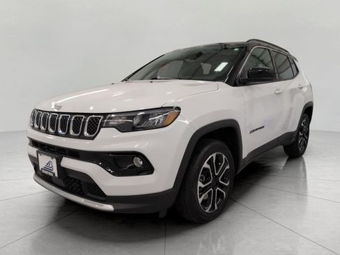 Used 2023 Jeep Compass Limited w/ Sun and Sound Group AWD/4WD image 17