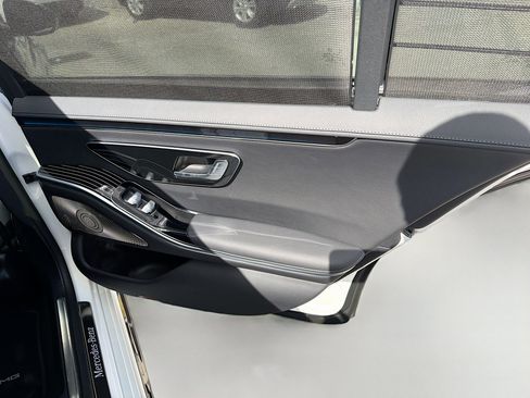 Used 2022 Mercedes-Benz S 580 4MATIC Sedan w/ AMG Line Package image 28