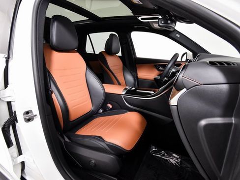 Certified 2024 Mercedes-Benz GLC 300 image 29