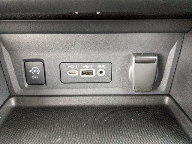 Certified 2025 Nissan Sentra SR FWD image 39