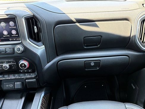 Used 2021 GMC Sierra 3500 Denali w/ Denali Black Diamond Edition AWD/4WD image 12