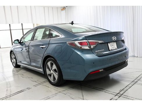 Used 2016 Hyundai Sonata Limited w/ Option Group 02 FWD image 5