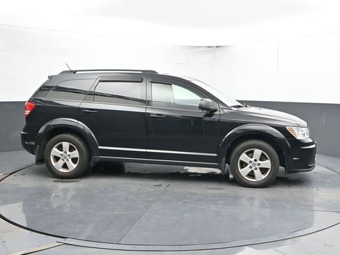 Used 2016 Dodge Journey SE w/ MOPAR All-Weather Group FWD image 4
