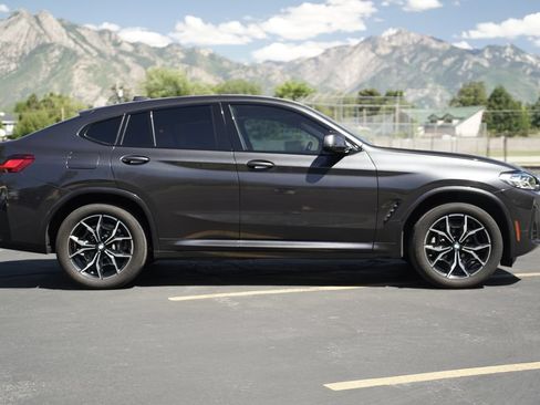 Used 2024 BMW X4 xDrive30i w/ Premium Package AWD/4WD image 6