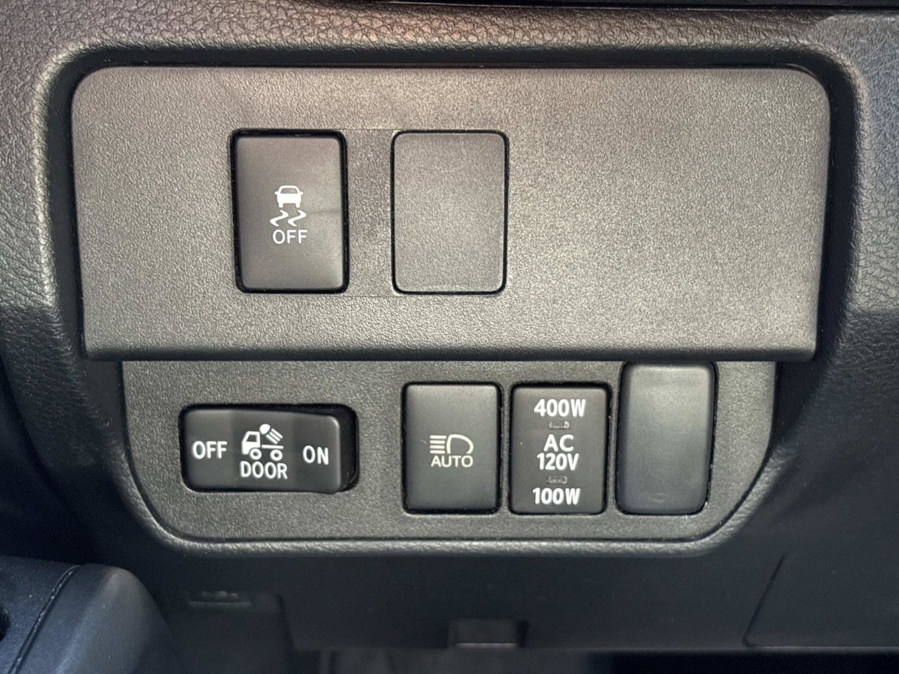 Used 2020 Toyota Tacoma TRD Off-Road w/ Technology Package AWD/4WD image 35
