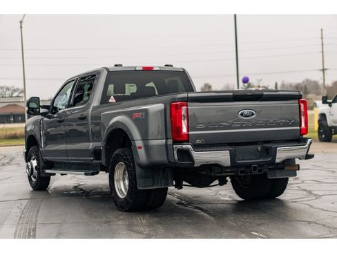 Used 2023 Ford F350 XLT w/ FX4 Off-Road Package image 3