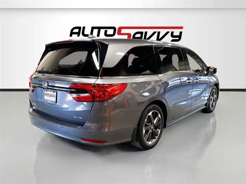 Used 2024 Honda Odyssey Elite image 7