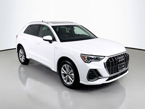 Used 2025 Audi Q3 2.0T Premium w/ Convenience Package image 7