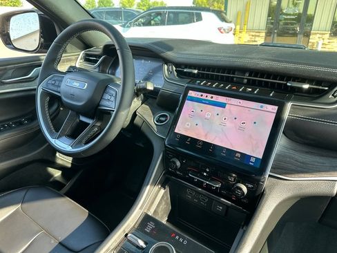 Used 2024 Jeep Grand Cherokee Limited 4xe AWD/4WD image 33